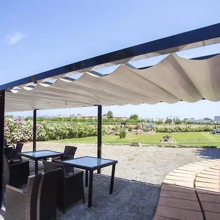 Spacious In With Mountain View